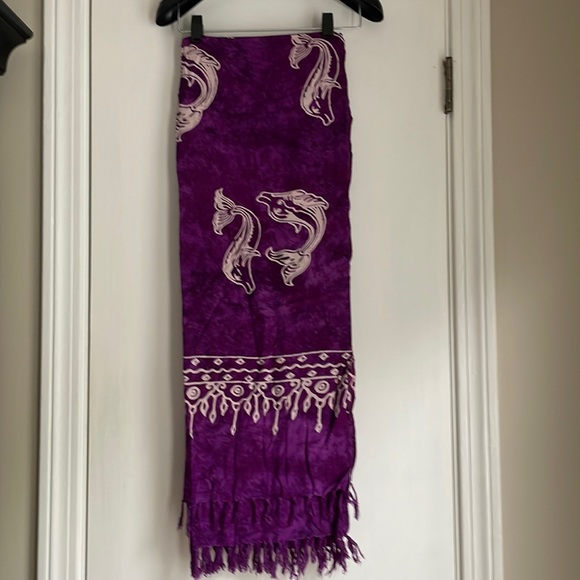 Purple/White Sarong Beach Wrap - Picture 1 of 3